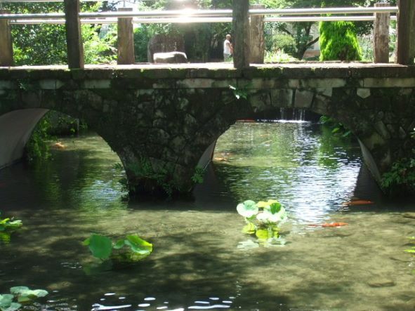 ハーブ園眼鏡橋.JPG