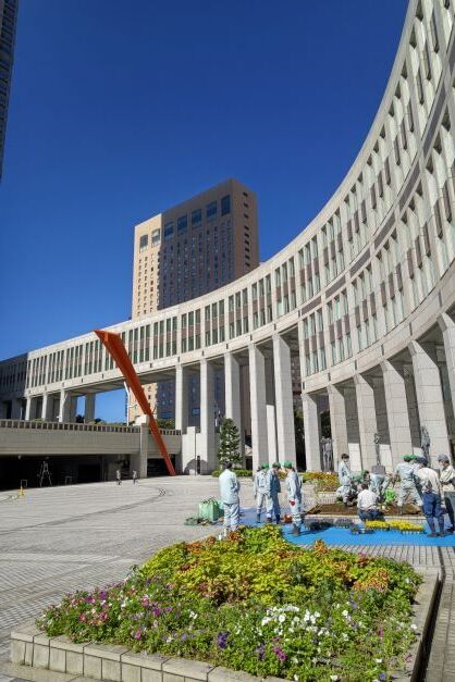 都庁1F花壇.JPG