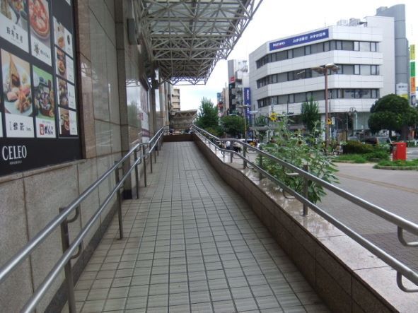 駅のスロープ.JPG